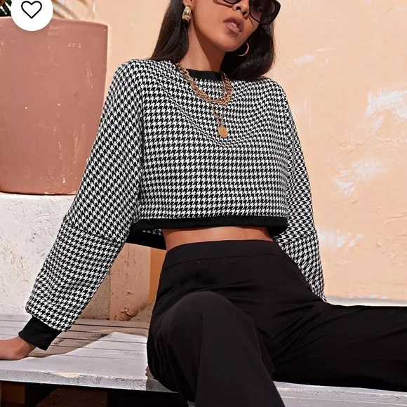 Black and White Houndstooth Crop Sweater - Picture 2 of 9